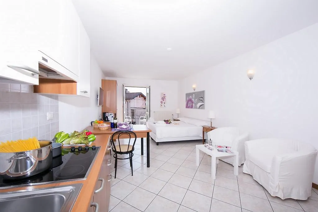 Residence Riva Del Lario Gravedona Apartment