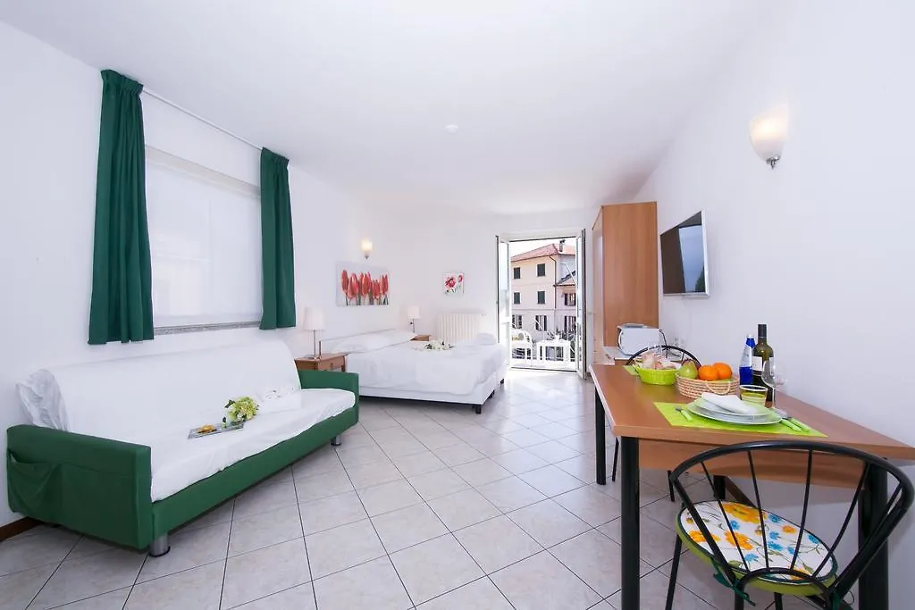 Residence Riva Del Lario Gravedona Italy