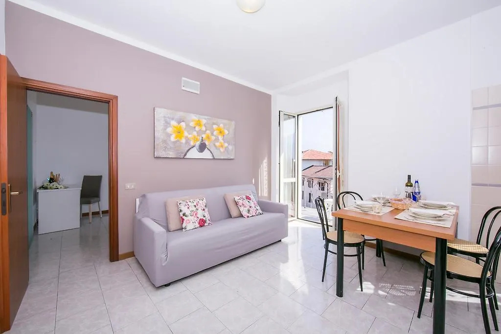 Residence Riva Del Lario Gravedona Apartment