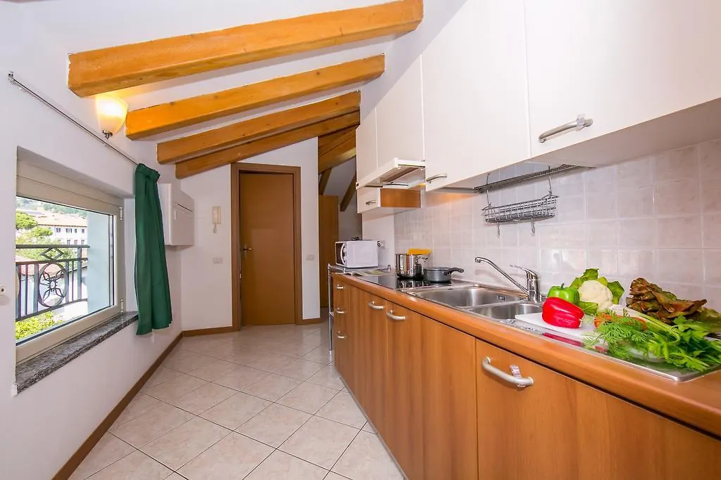 Residence Riva Del Lario Gravedona 0*,