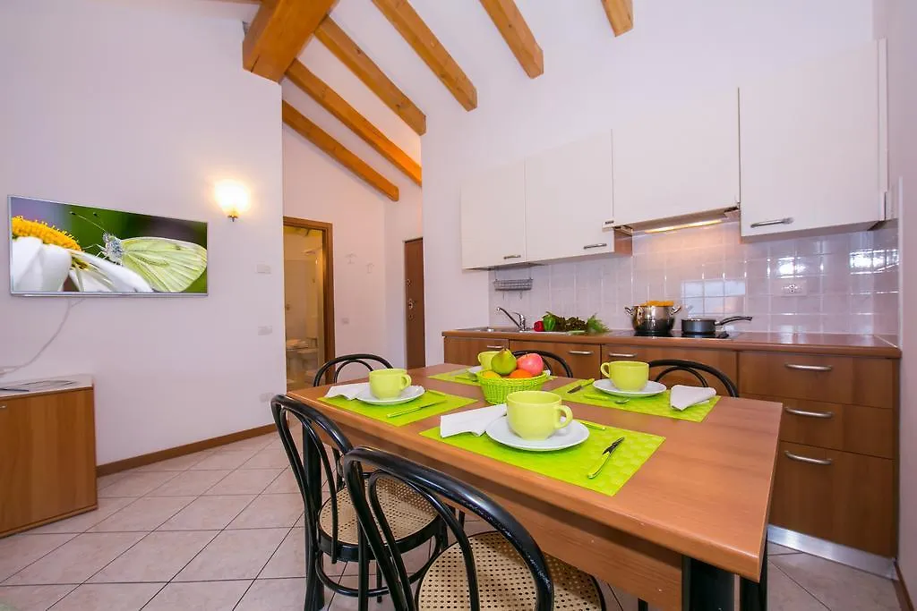 Residence Riva Del Lario Gravedona 0*,