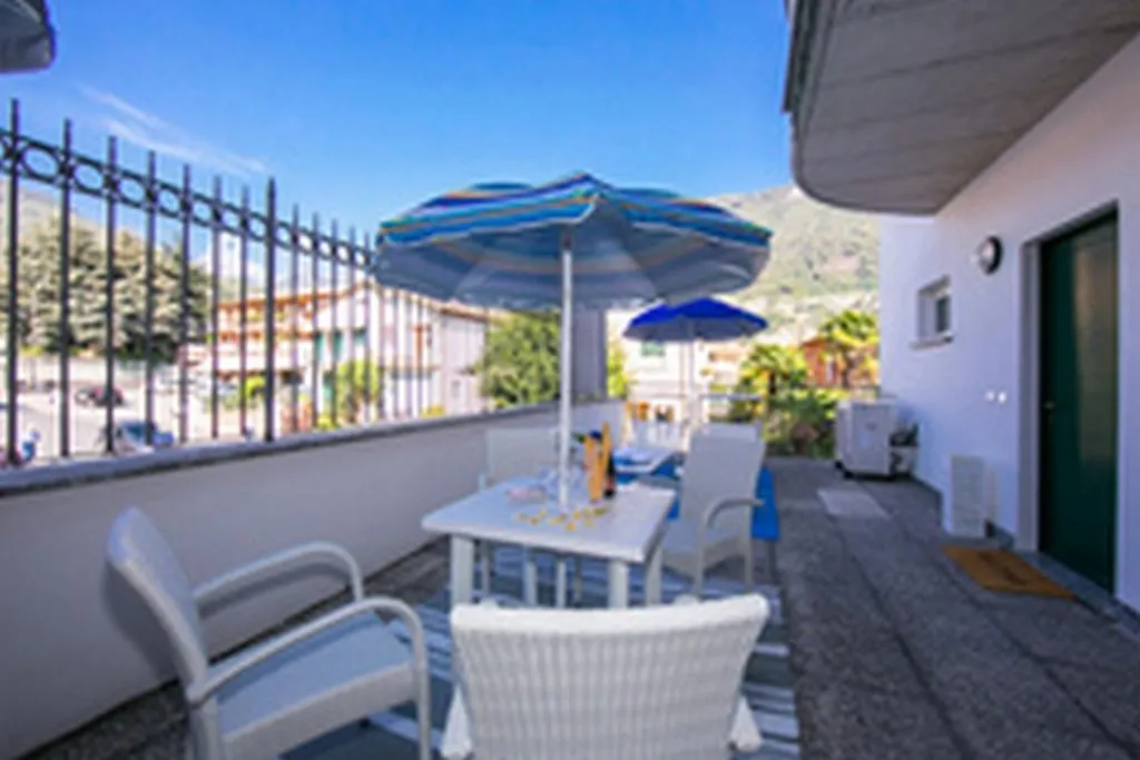 Residence Riva Del Lario Gravedona Italy