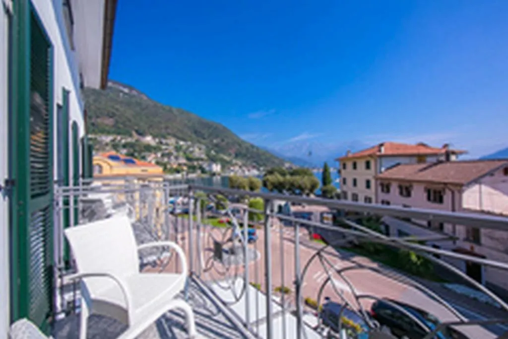 Residence Riva Del Lario Gravedona Italy