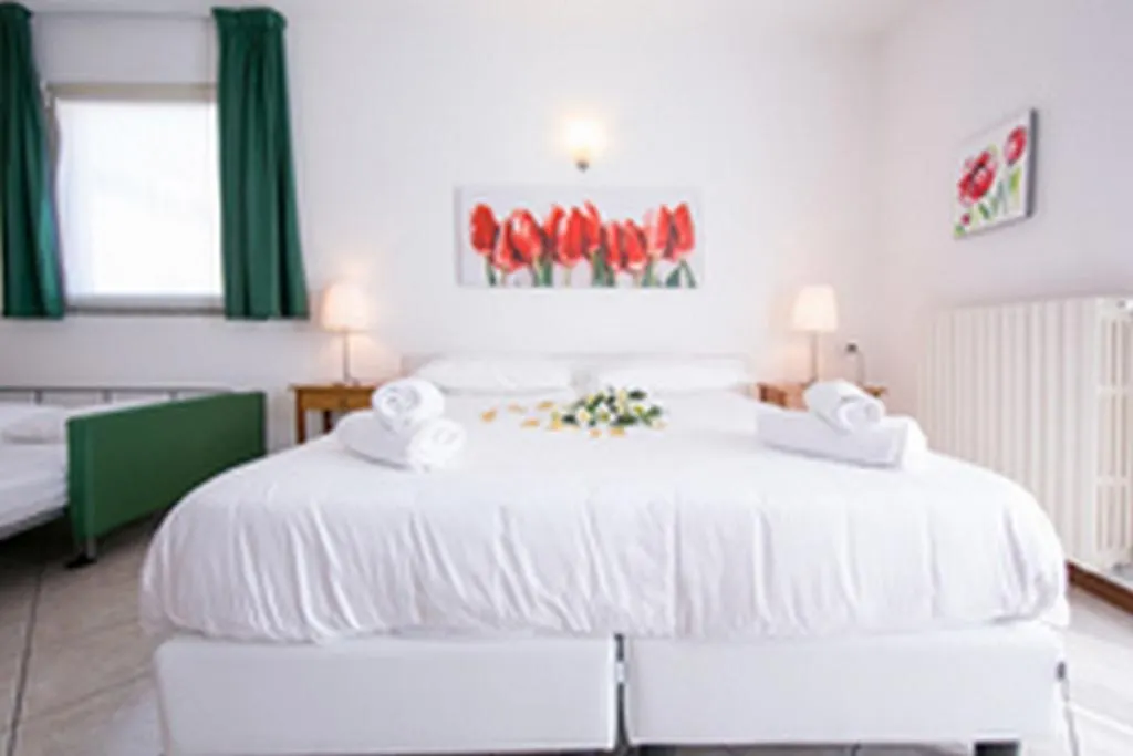 Residence Riva Del Lario Gravedona Apartment