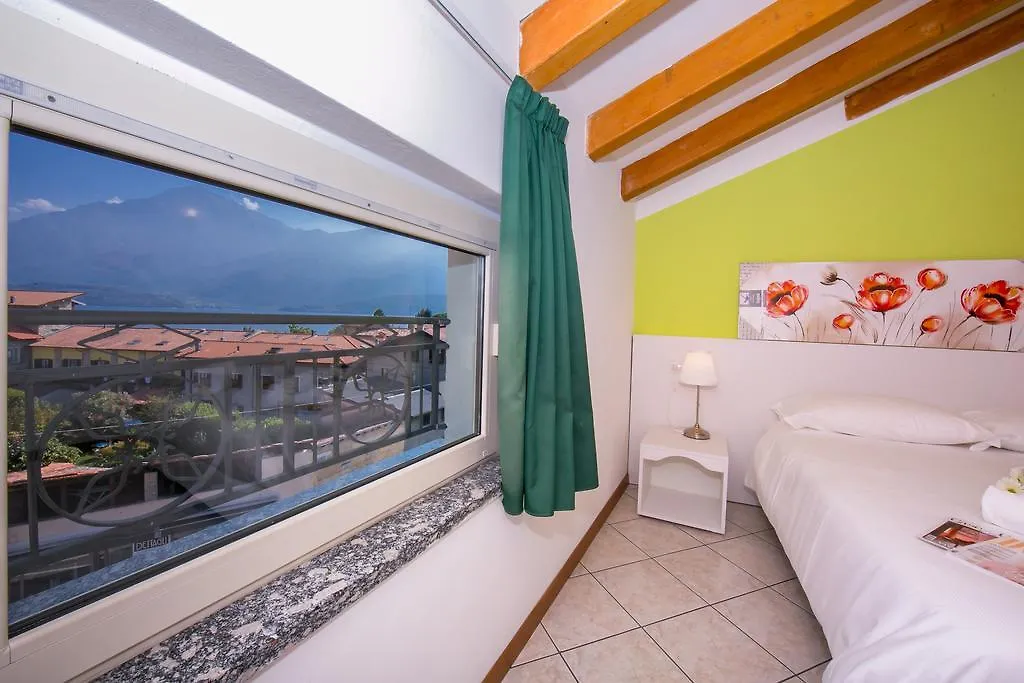 Residence Riva Del Lario Gravedona Apartment
