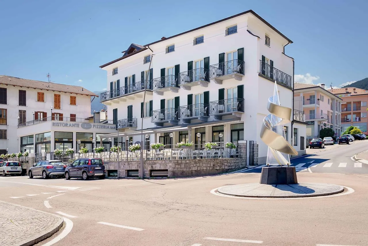 Residence Riva Del Lario location
